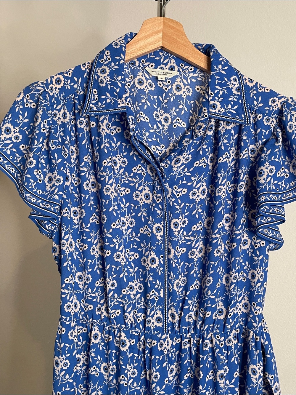 Max Studio London Blue and White Floral Button-Up Maxi Dress with Tie Waist - Picture 3 of 11